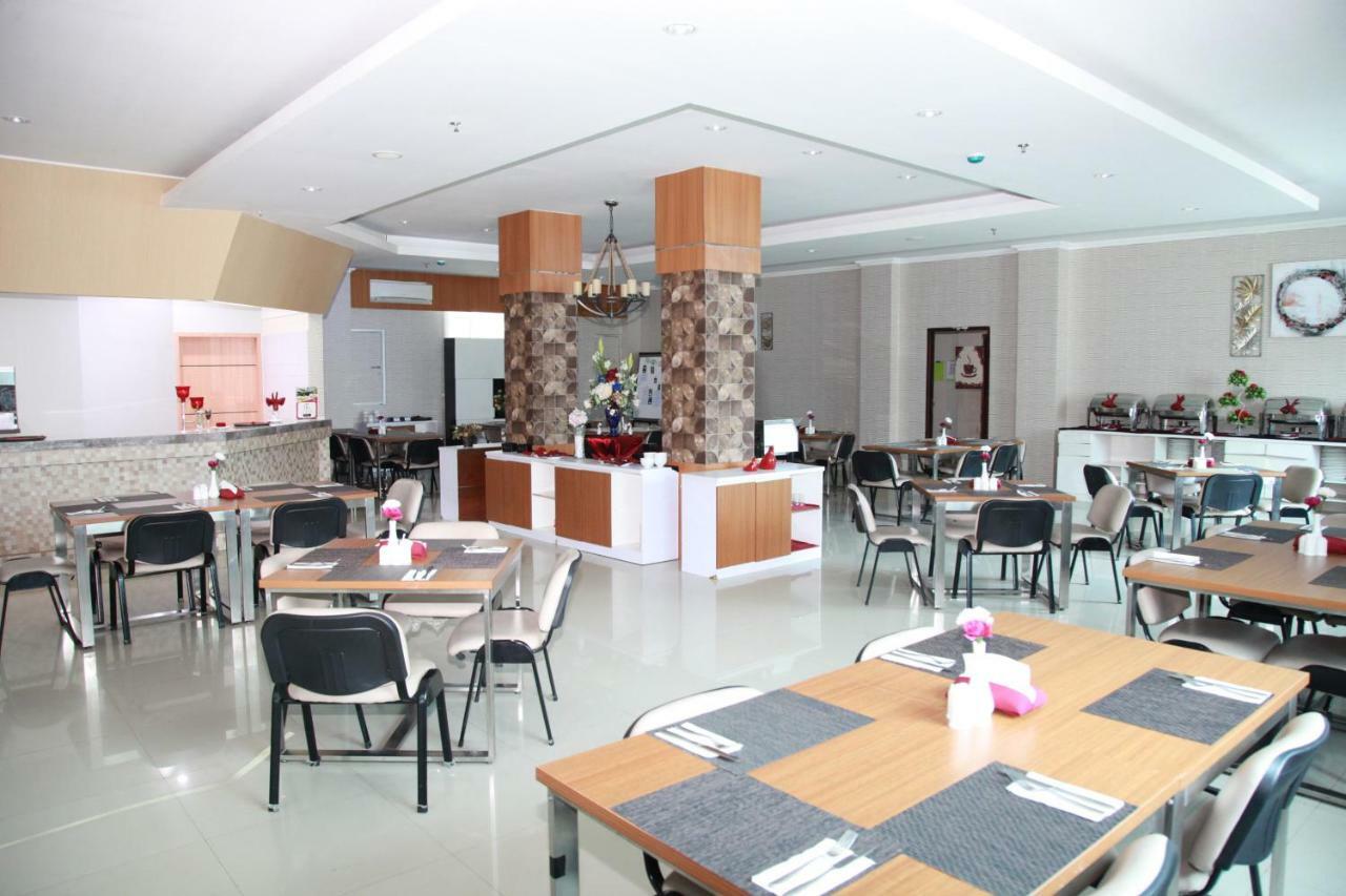 Training Centre Damhil Hotel Gorontalo Exterior foto
