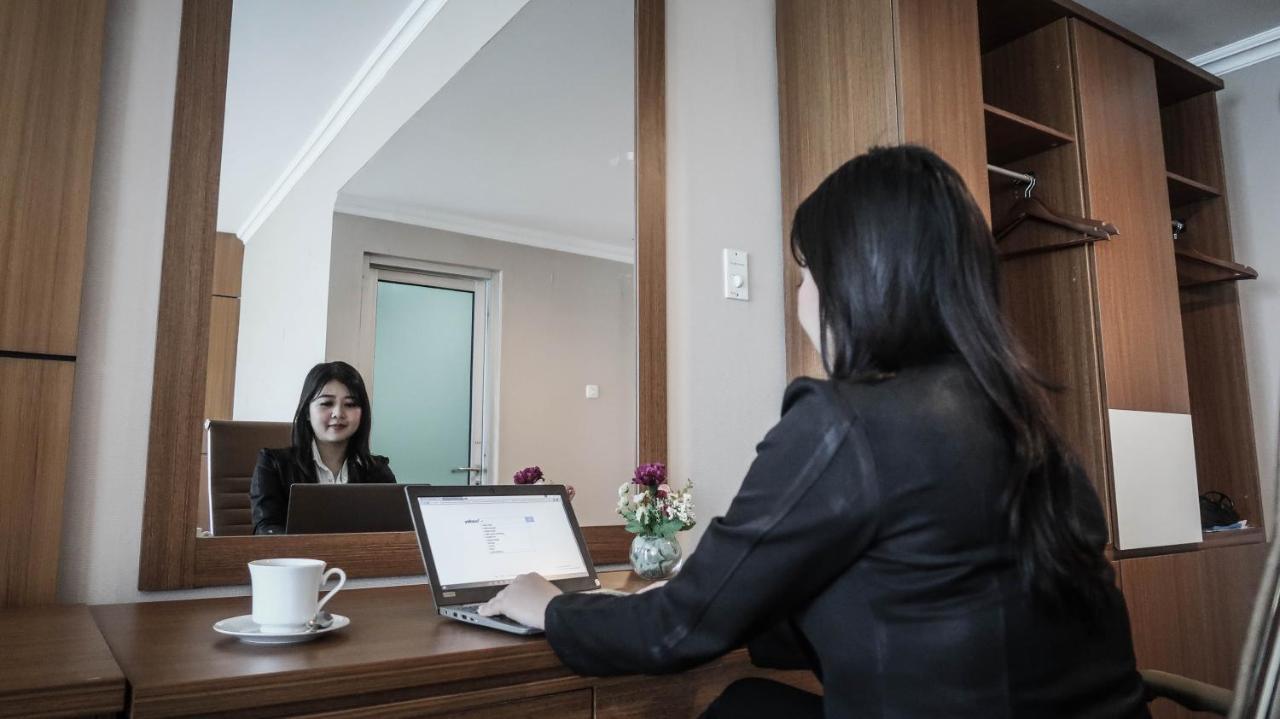 Training Centre Damhil Hotel Gorontalo Exterior foto
