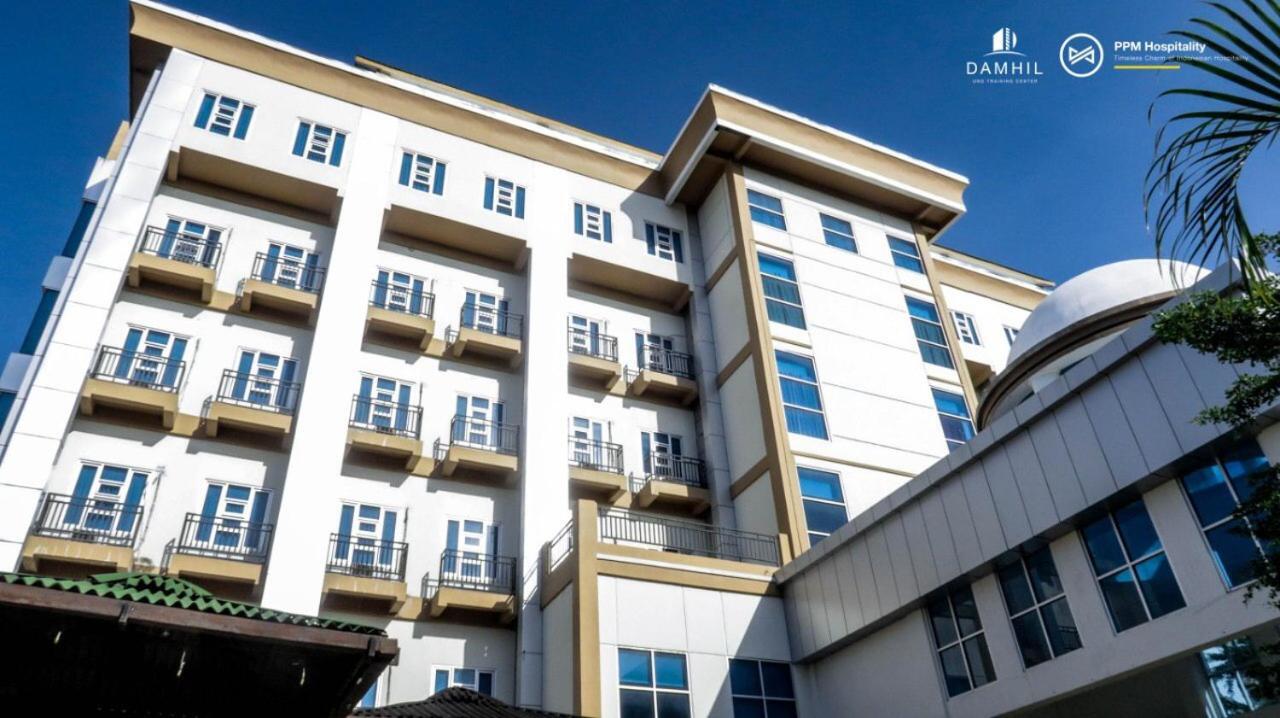 Training Centre Damhil Hotel Gorontalo Exterior foto
